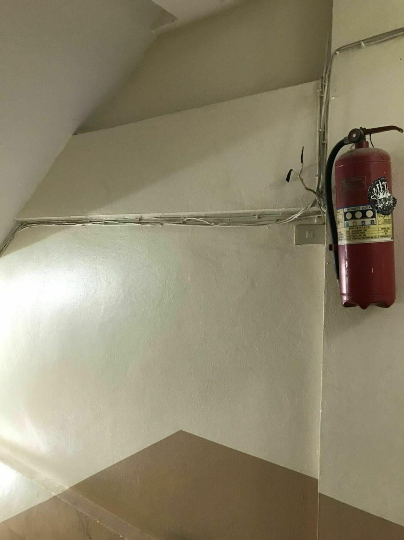 Oyo 75494 President Apartment Патая Екстериор снимка